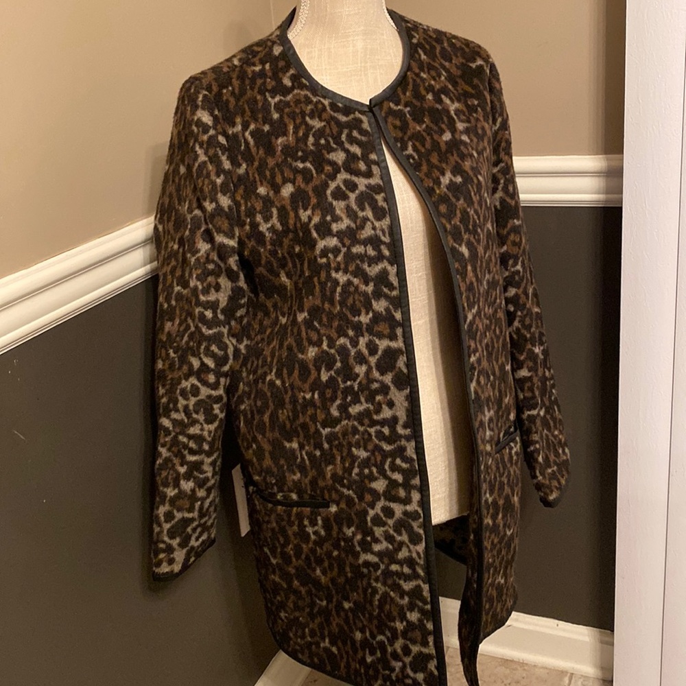 Old navy, leopard, jacket. With faux leather details